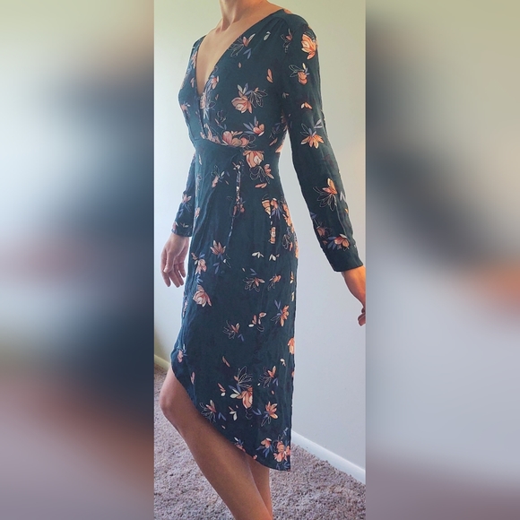 Astr High Low Long Sleeve Dress - Picture 5 of 11